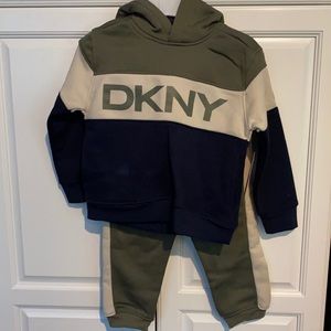 4T Sweatpants outfit